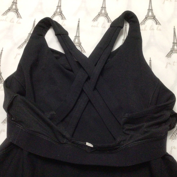 Lululemon Stash N Run Tank  Sz 6 Medium Support For B/C Cup Black - Picture 9 of 11